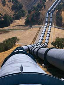 If leakage occurred from a pipeline in open, windy areas of country, there are unlikely to be dangers to people, livestock or crops or to the ecosystem because the escaping CO<sub>2</sub> would mix with the surrounding air and would probably disperse rapidly. (Photo: Corbis)