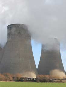 Ratcliffe-on-Soar coal-fired power station, Nottinghamshire, England which has a capacity of 2034 MW. In future power stations like this may have the facility to capture CO<sub>2</sub> for storage elsewhere. (Photo: BGS/P542241)