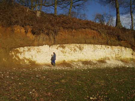Chalk outcrop overlain by palaeogene deposits